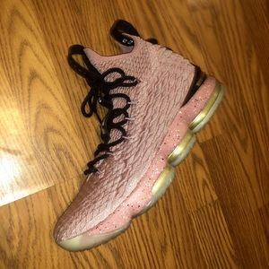 Lebron 15 Hollywood
